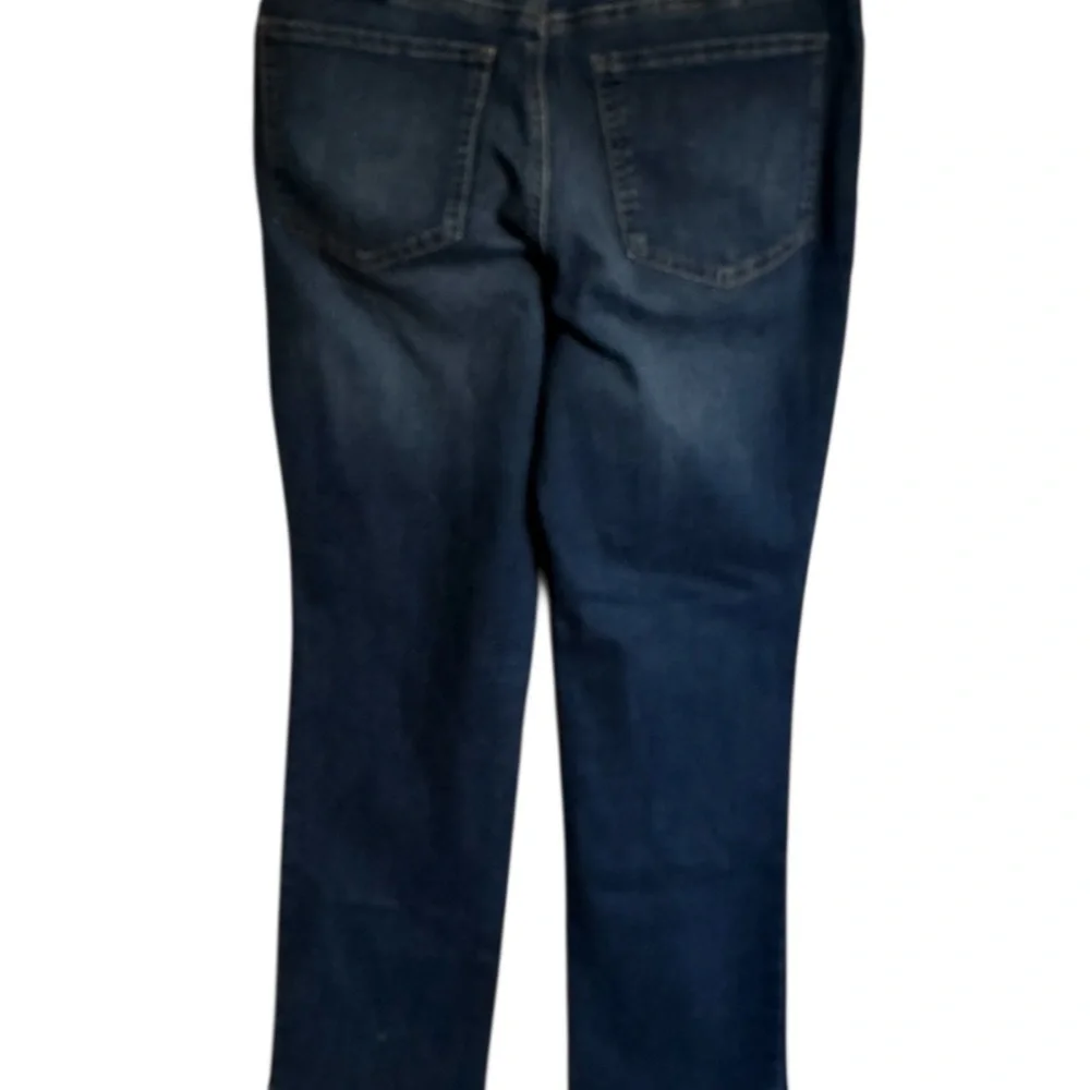 NWT RETAIL: $55 Kim Rogers Straight Leg Tummy Control Jeans 8SHORT #I